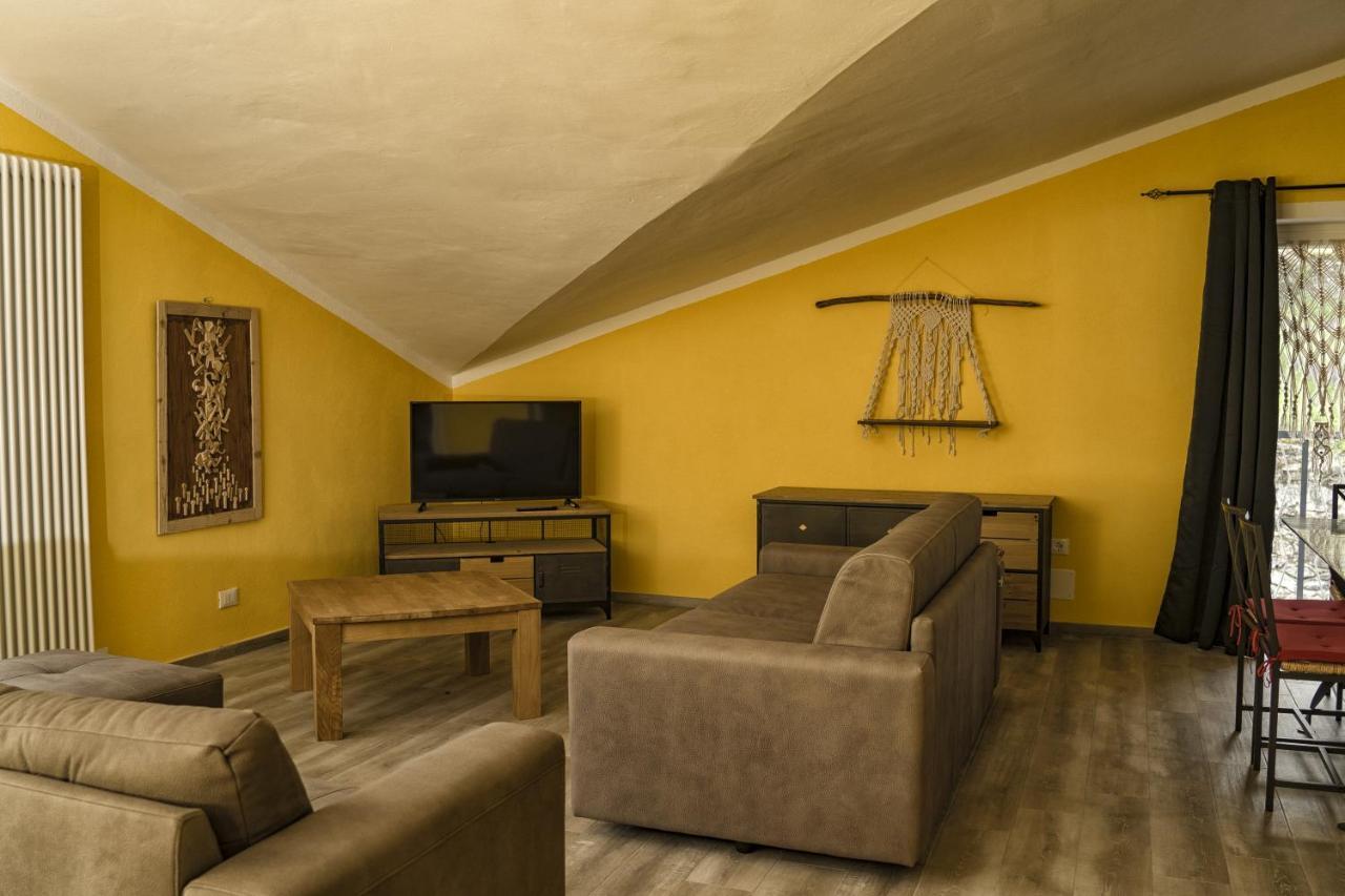 Chevres A Cheval - Apartment Aosta Luaran gambar