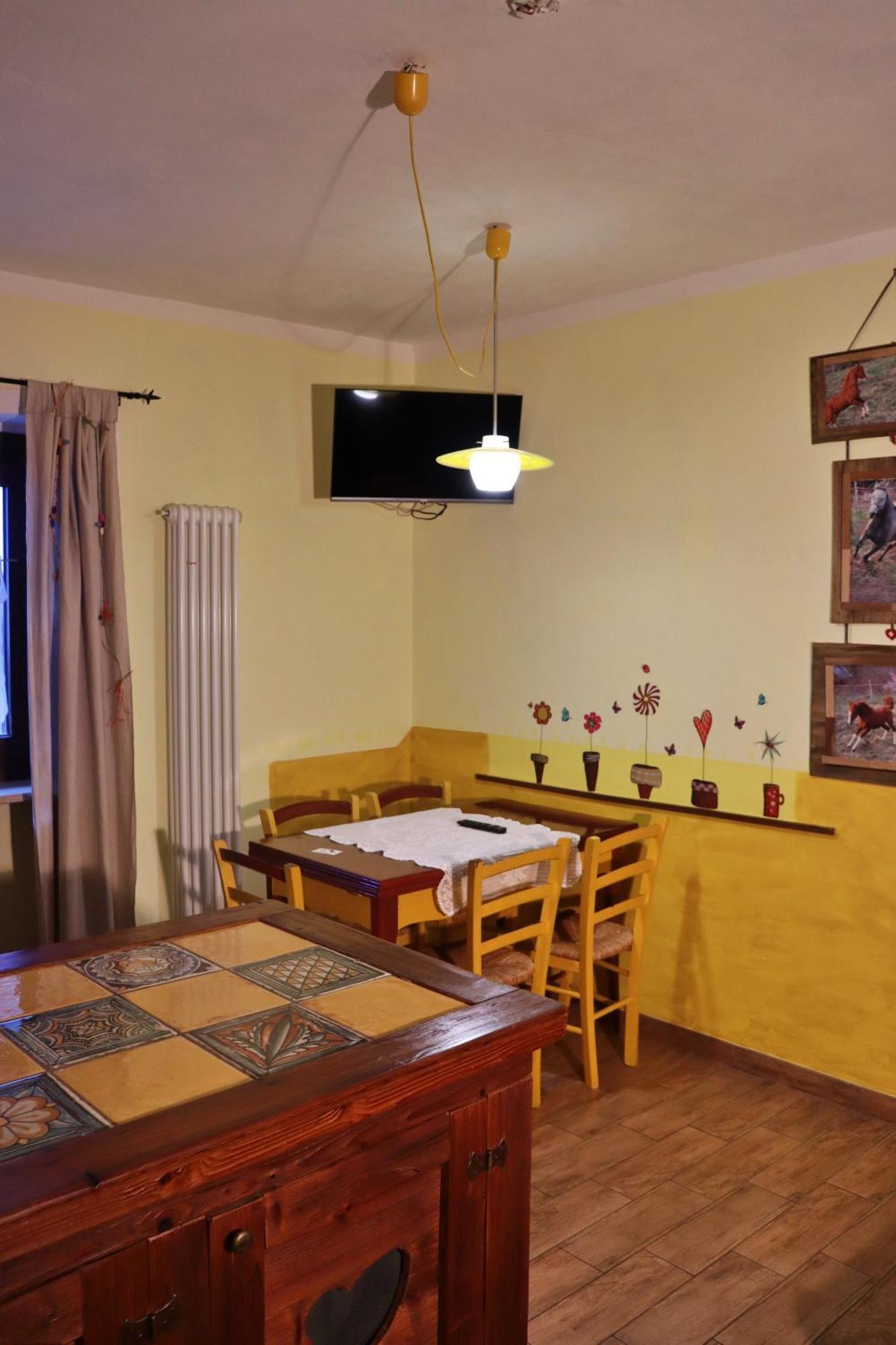 Chevres A Cheval - Apartment Aosta Luaran gambar